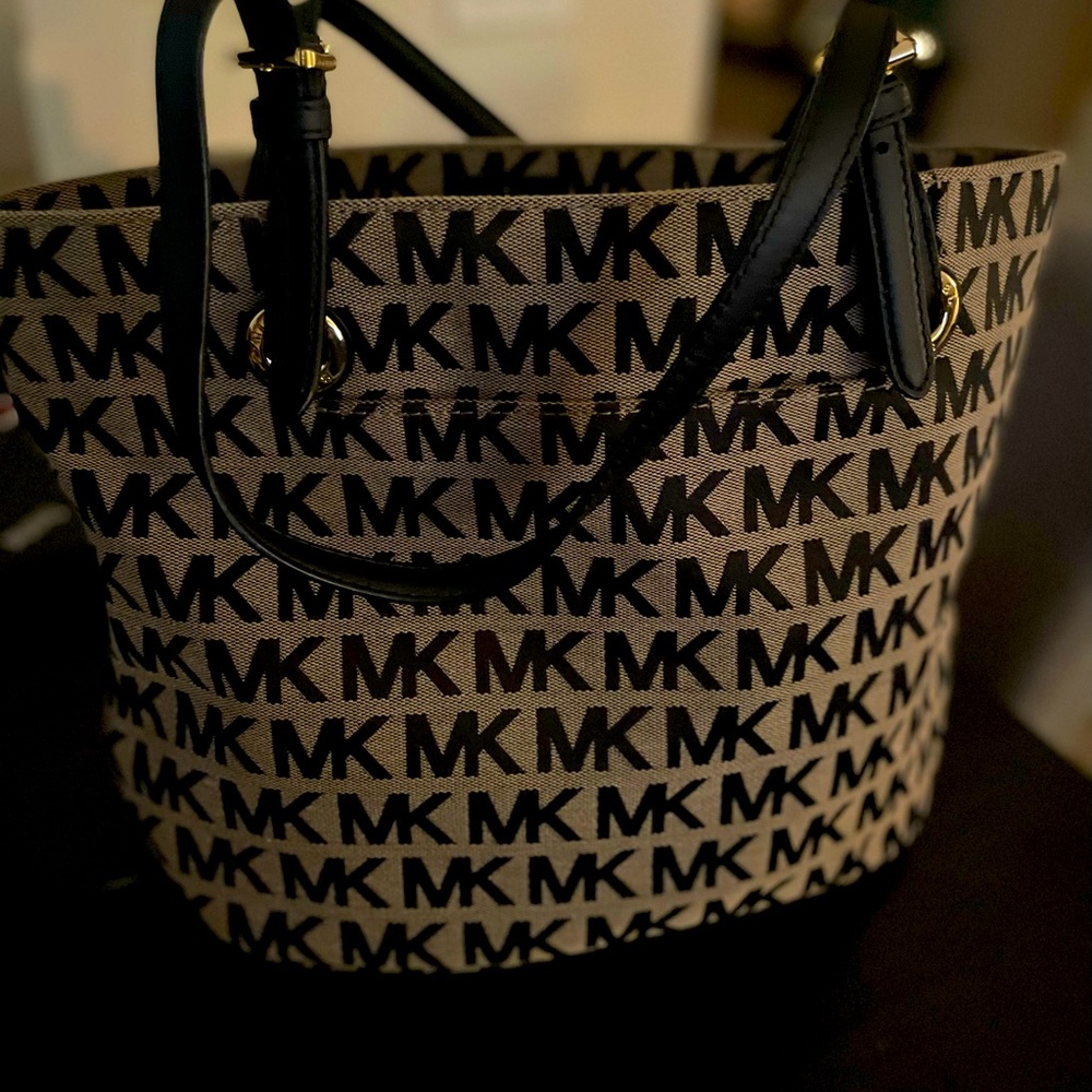 Michael Kors handbag like new
